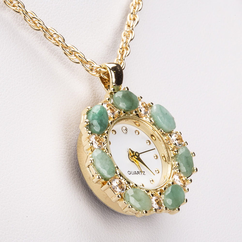 Aranyszínű medál óra és nyaklánc szett, smaragddal és fehér Emporia kristállyal