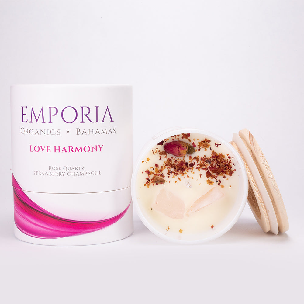 Emporia Organics Üveggyertya: Bahamák - SZERELEM & HARMÓNIA , Rózsakvarccal, Eper és pezsgő illattal, 100% szójaviasz, 230 g